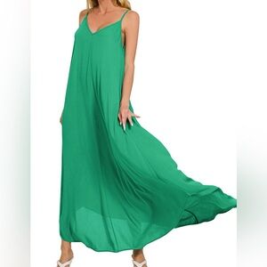 NWT Zenana Kelly Green Woven Crinkle Cami Style Maxi Dress with Pockets